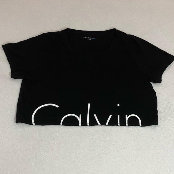 Calvin Klein Tops - Calvin Klein crop top